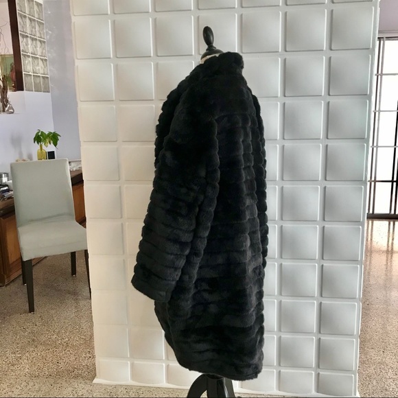 Victoria Sport Faux fur Long Coat - Picture 5 of 9